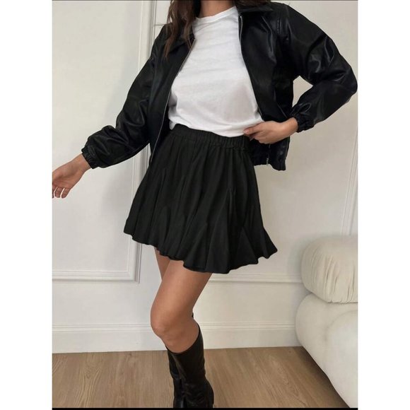Pleated panel mini skirt elastic waist black - Picture 1 of 5